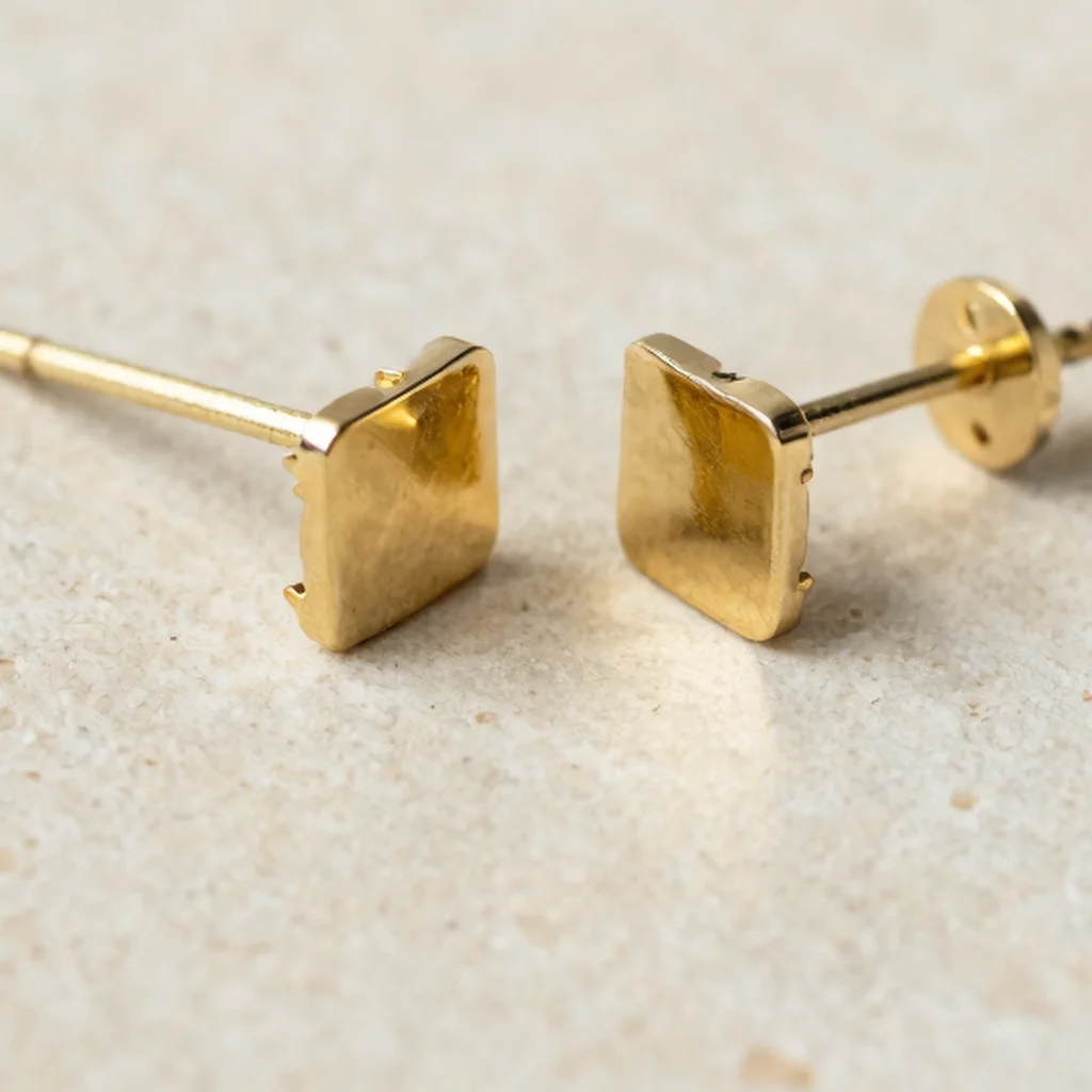 Noa Bar Studs